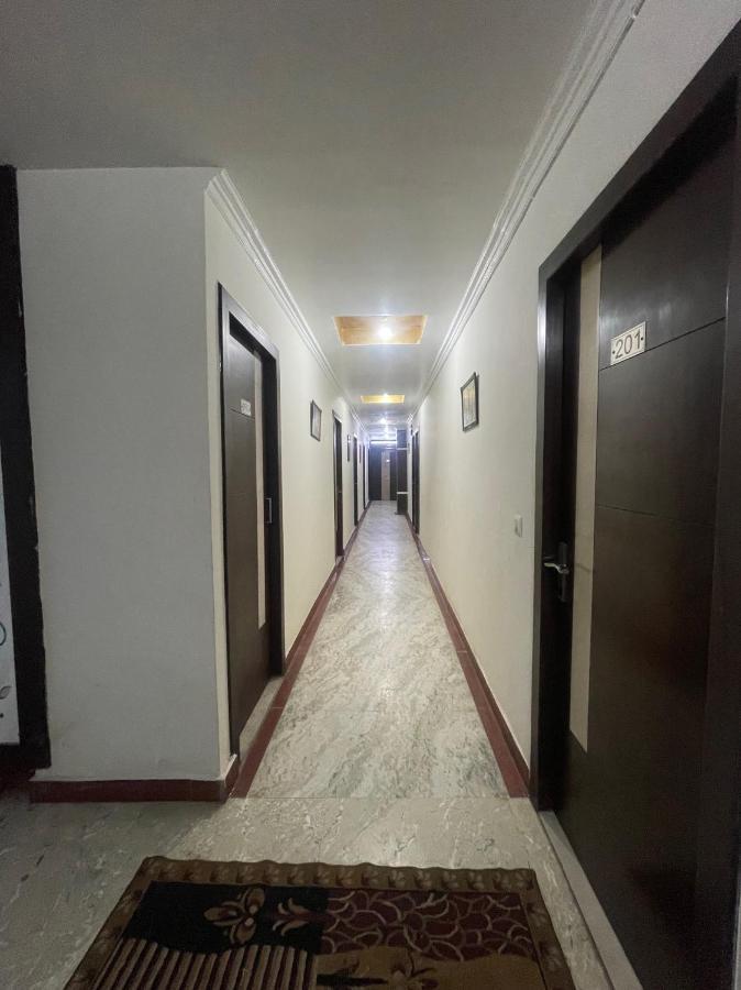 Blue Rose International, Family Hotel Agra  Esterno foto